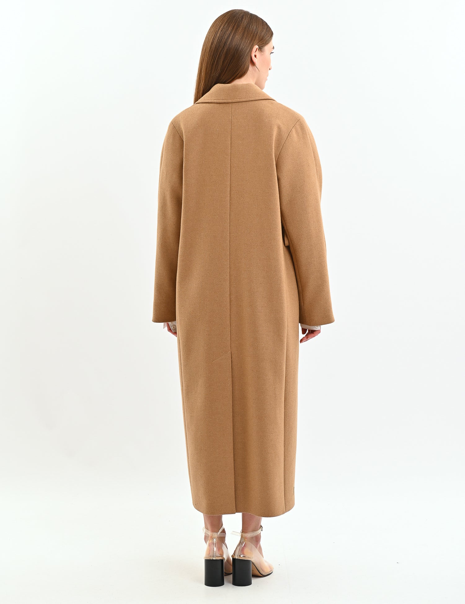 Dropped-shoulder coat in black