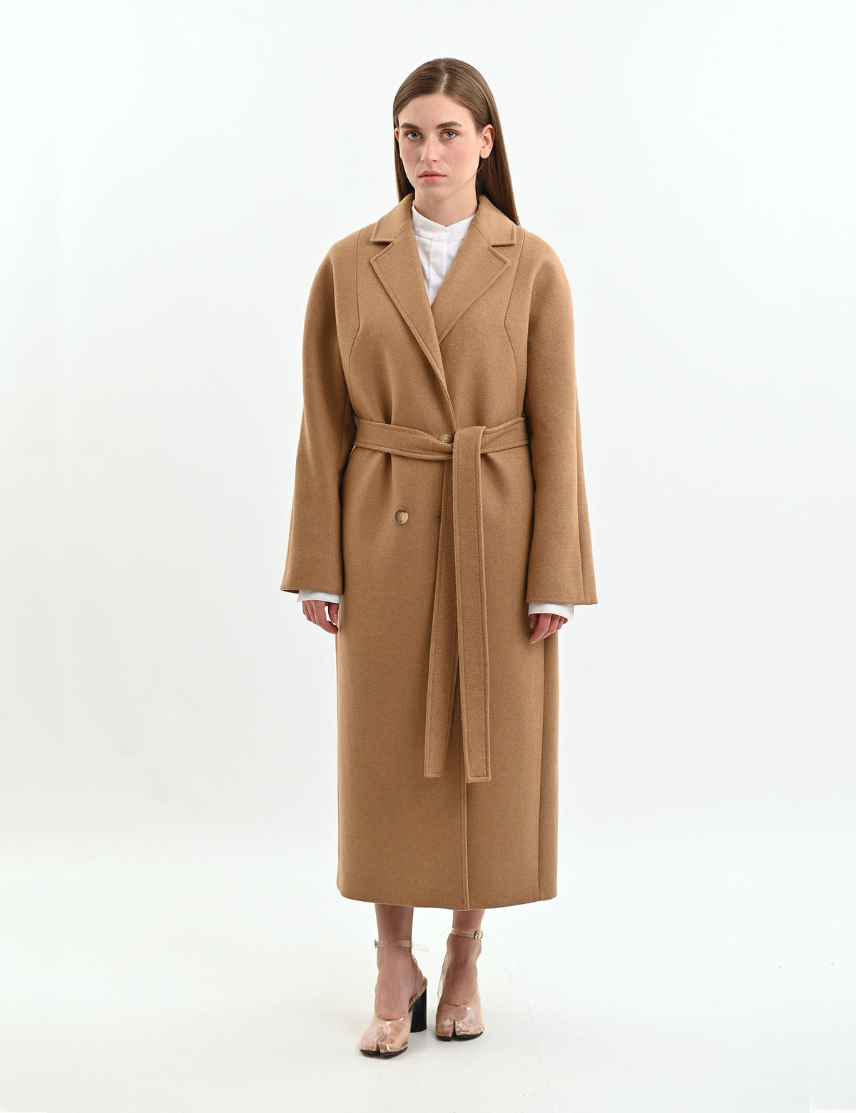 Dropped-shoulder coat in black