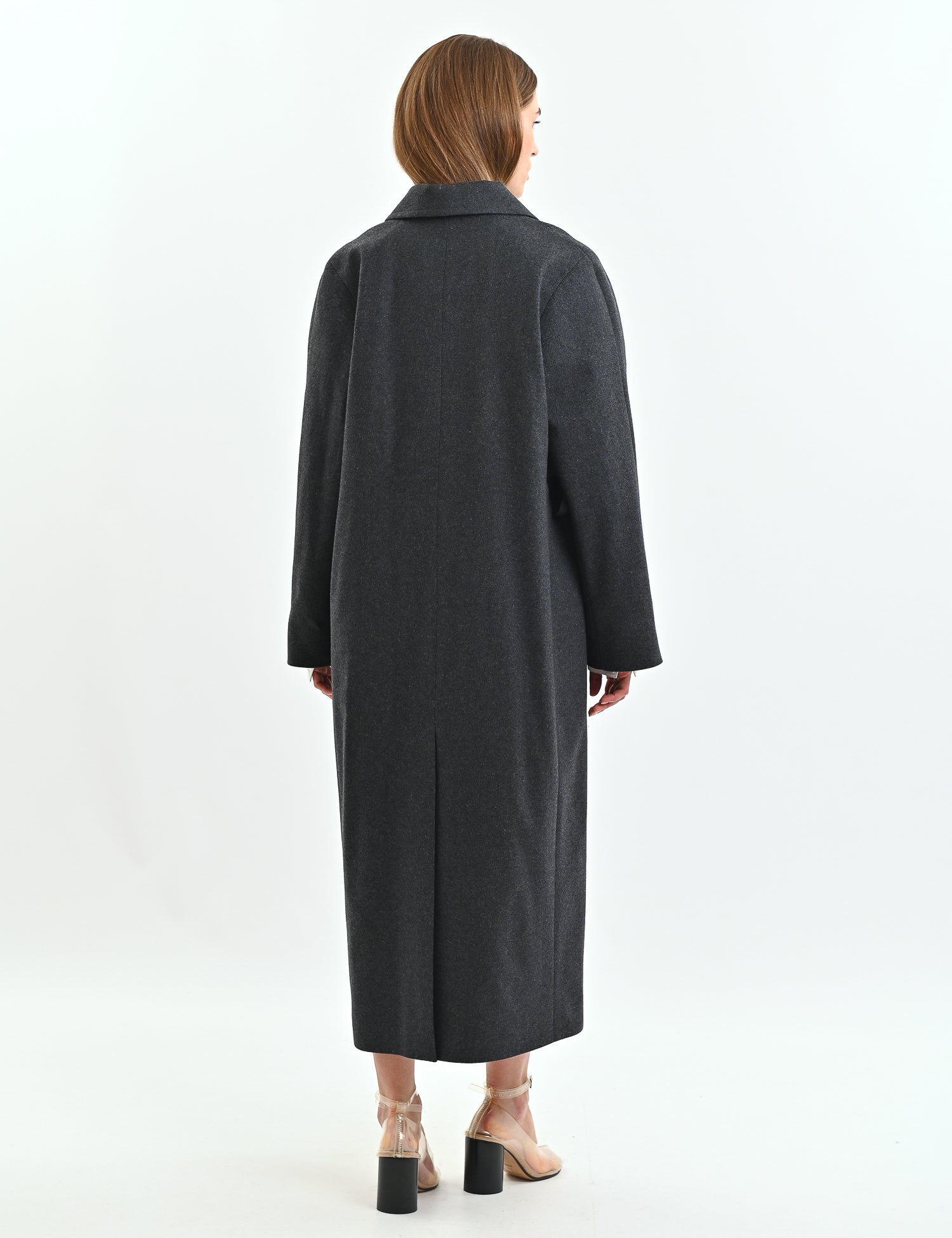Dropped-shoulder coat in black