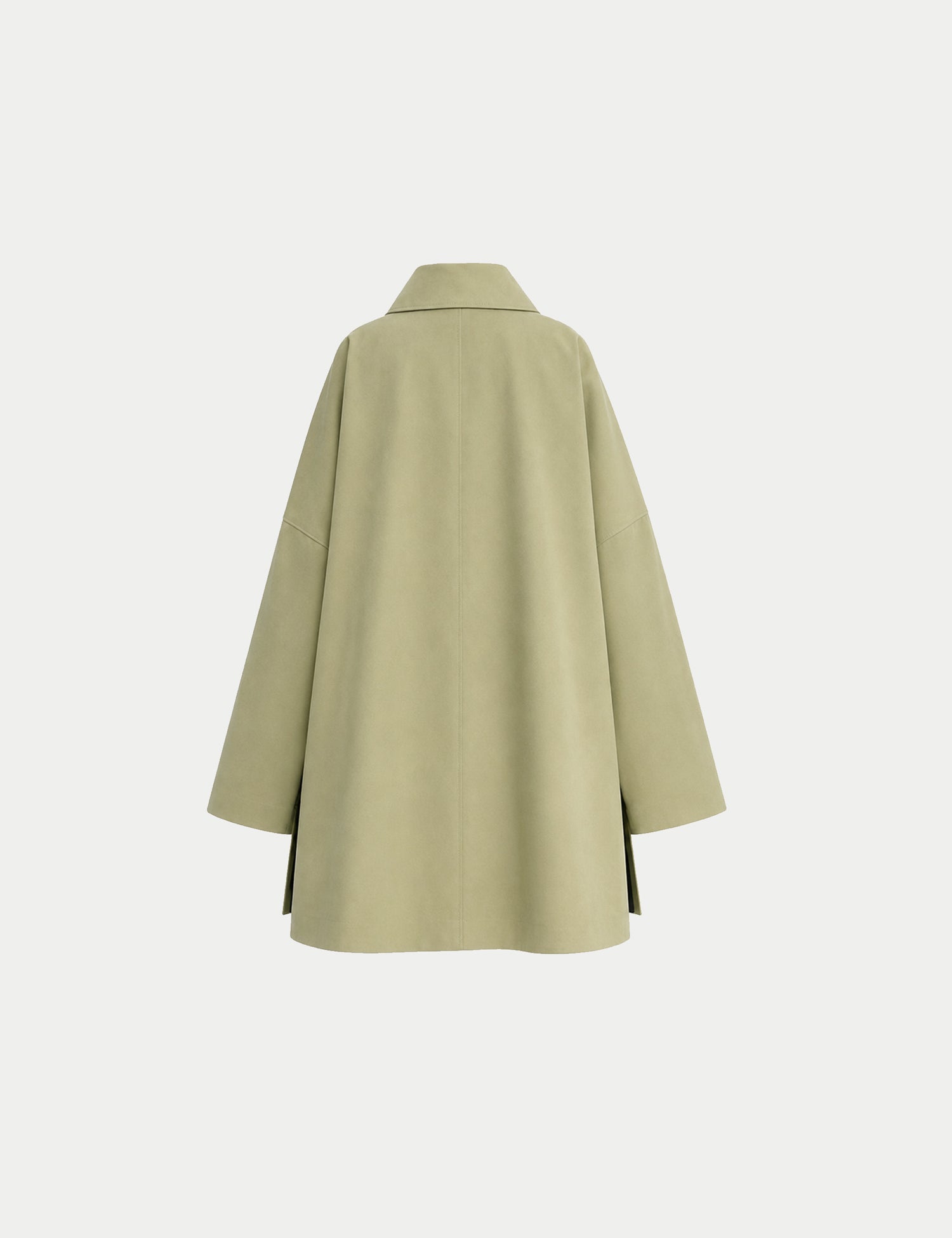 Double-breasted fitted coat with accentuated shoulders in black