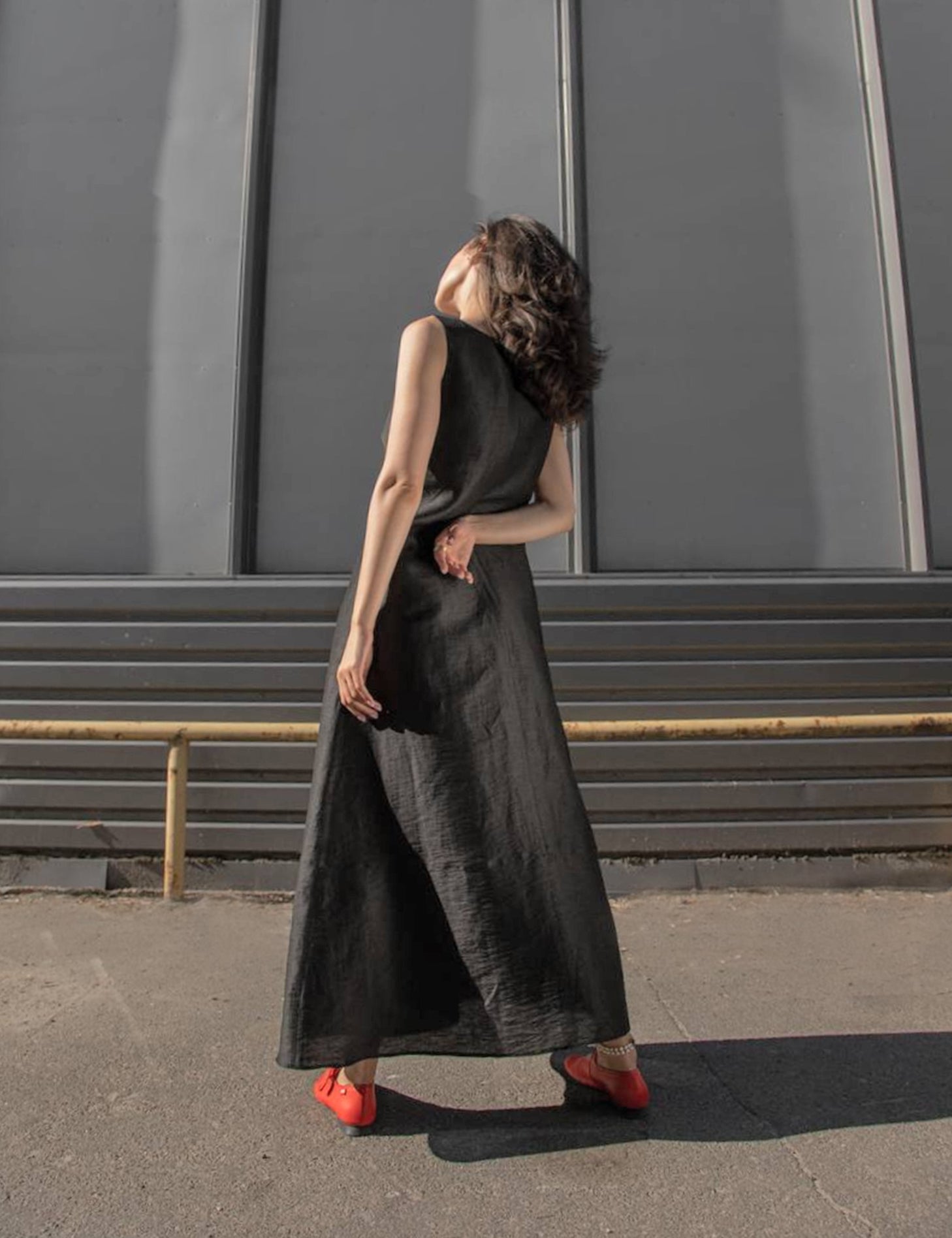 Cropped cupro tennis shirt with dropped shoulders