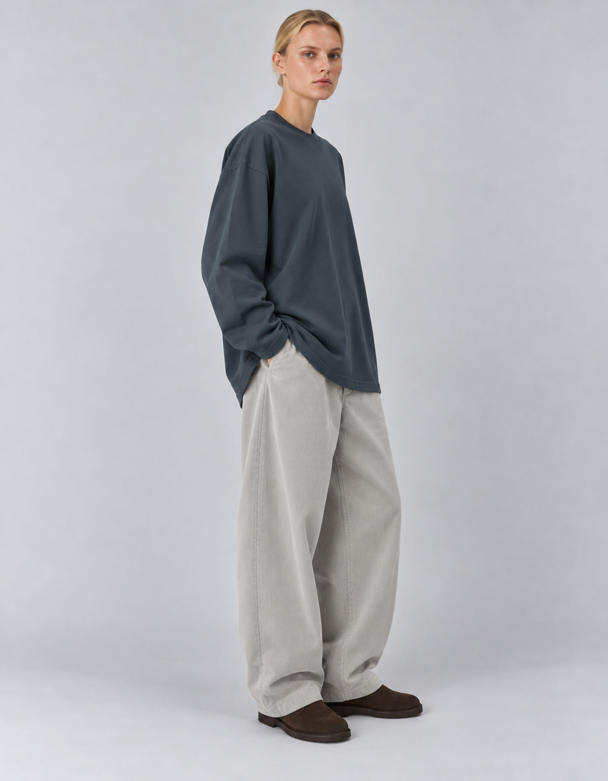 Cropped cupro tennis shirt with dropped shoulders
