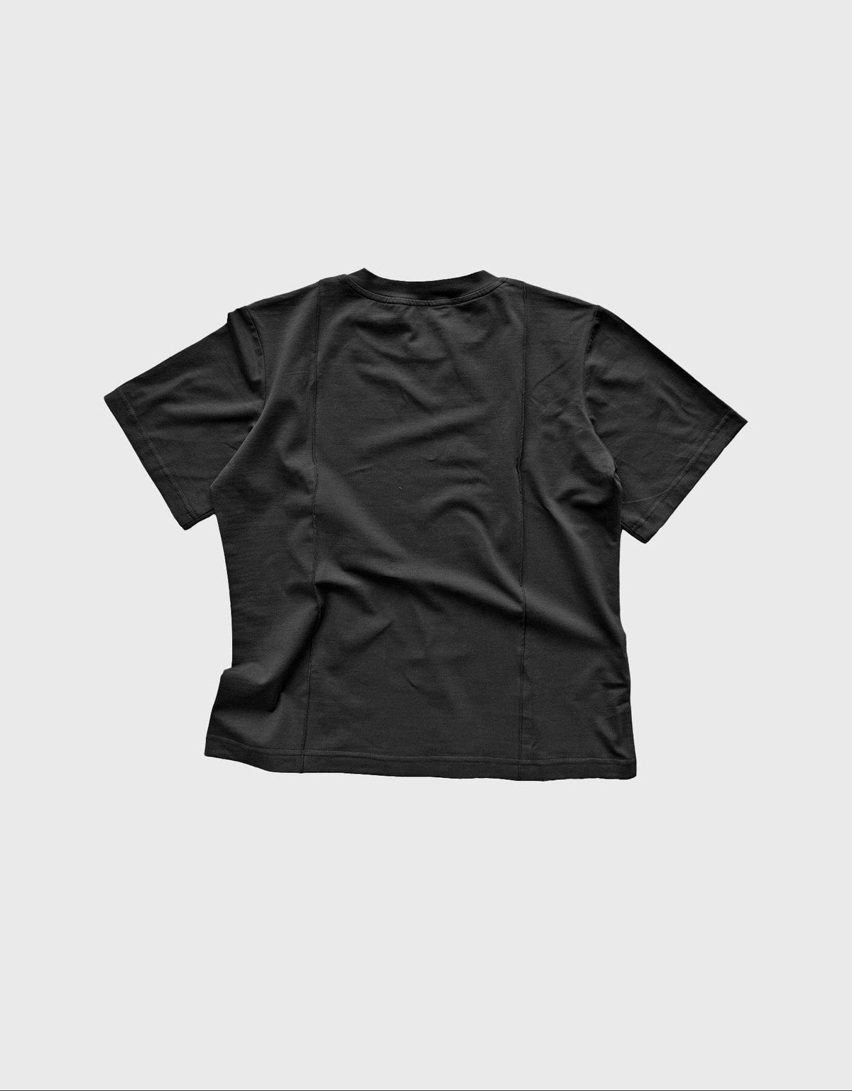 Cropped cupro tennis shirt with dropped shoulders