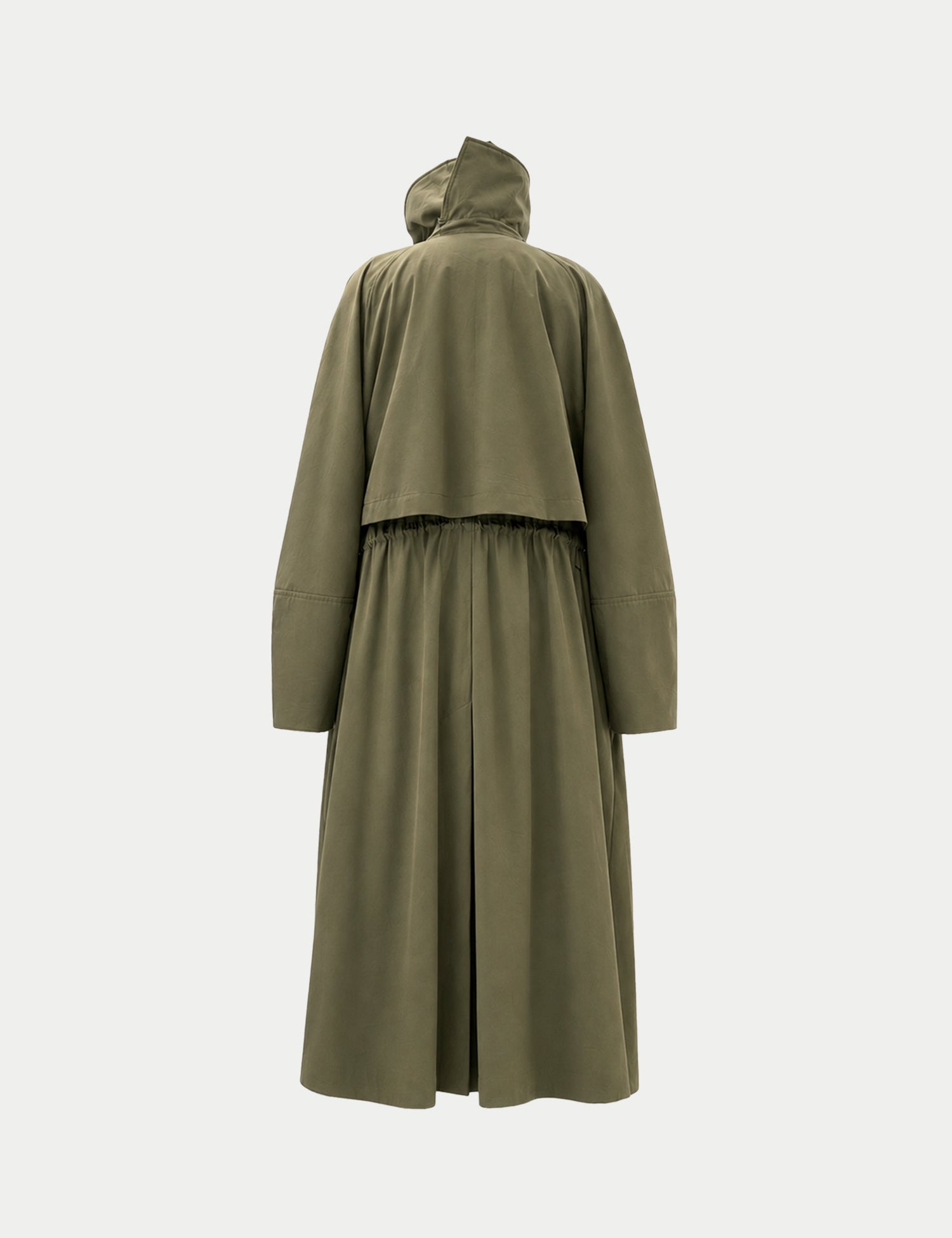 Double-breasted fitted coat with accentuated shoulders in black