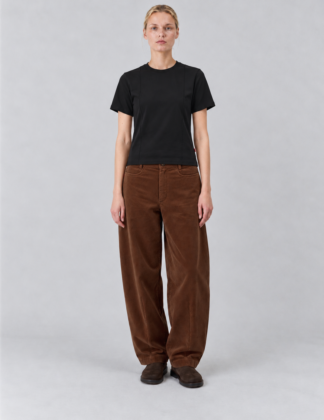 Cropped cupro tennis shirt with dropped shoulders