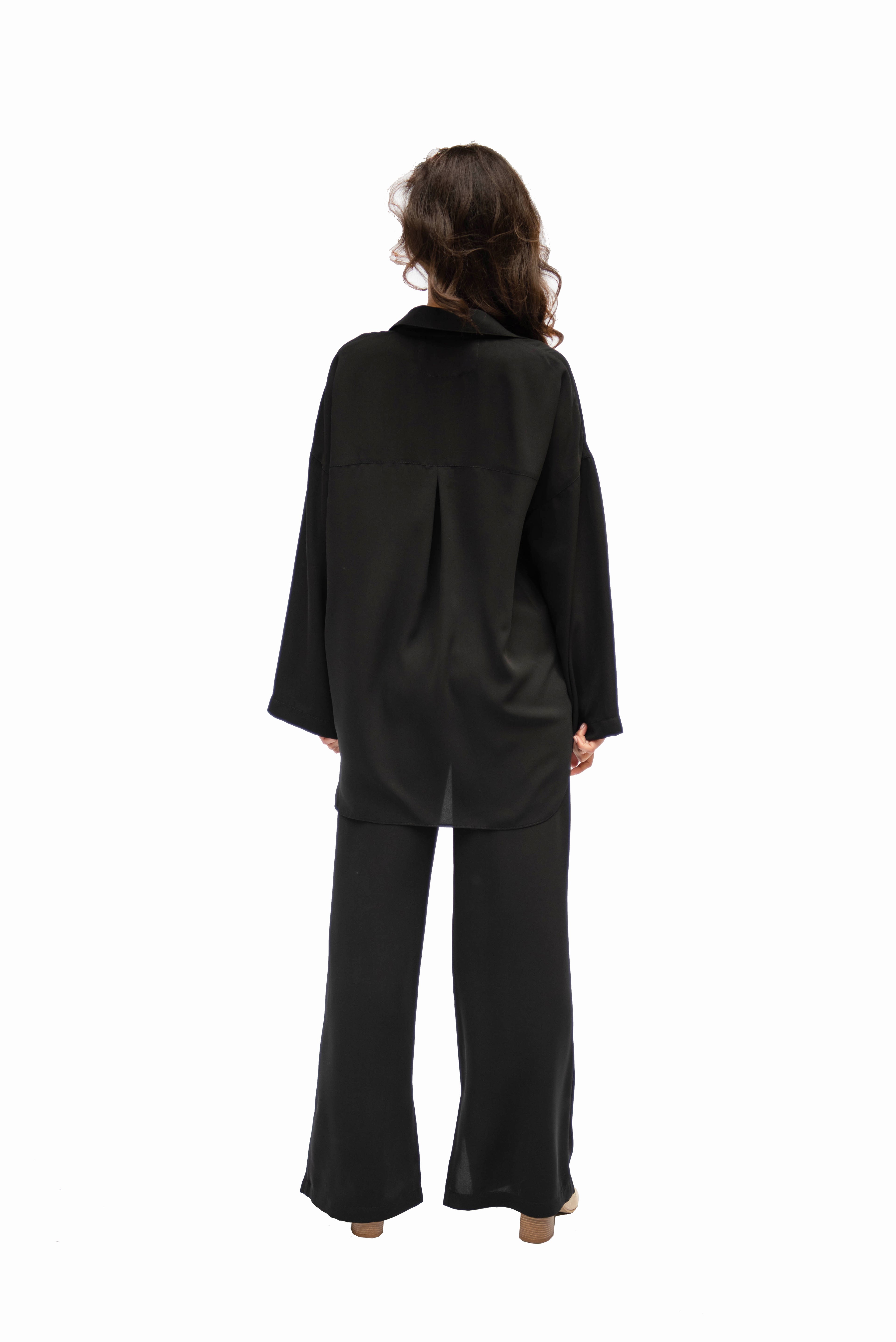 Black loose-fitting linen trousers