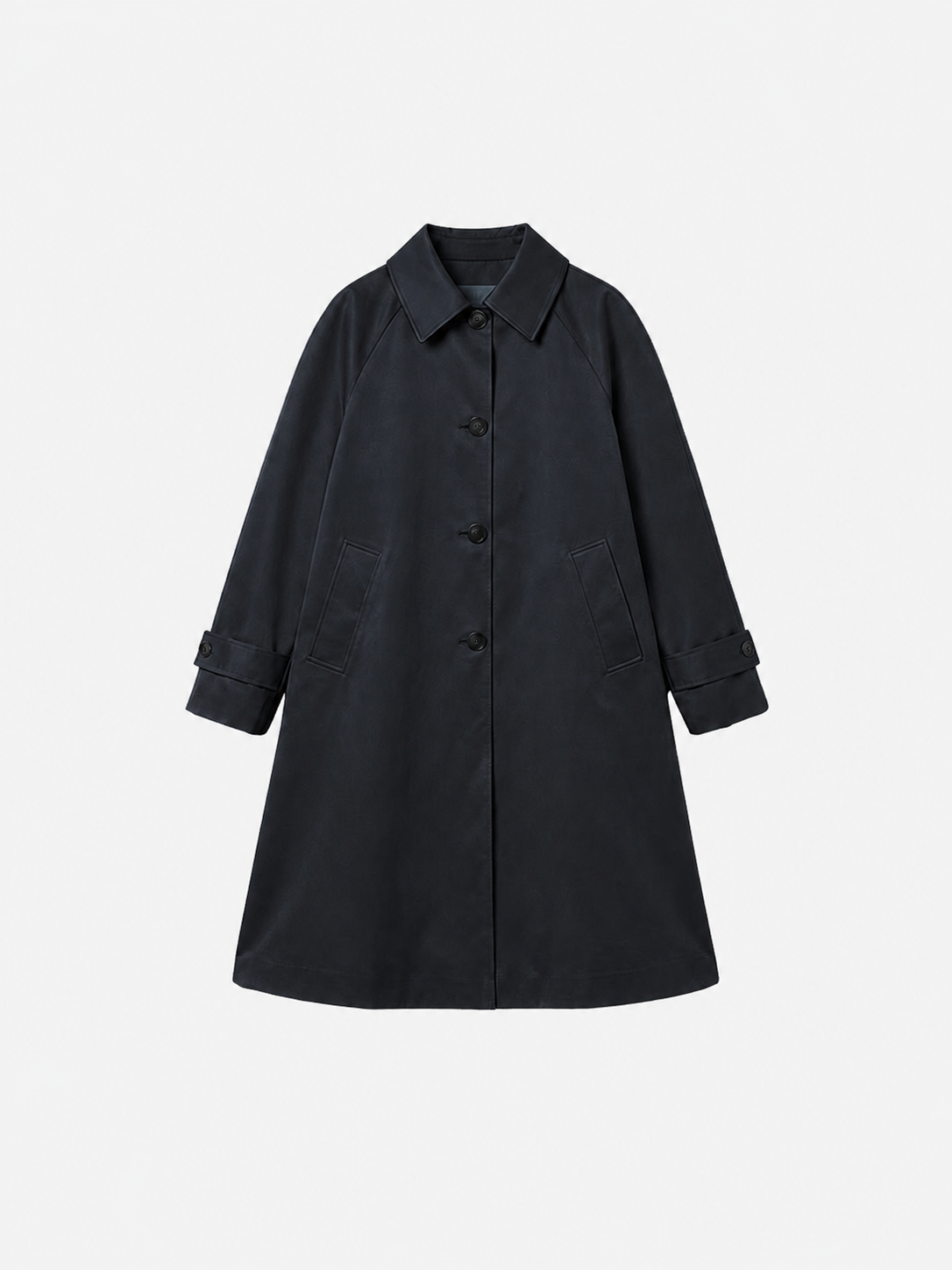 Double-breasted fitted coat with accentuated shoulders in black