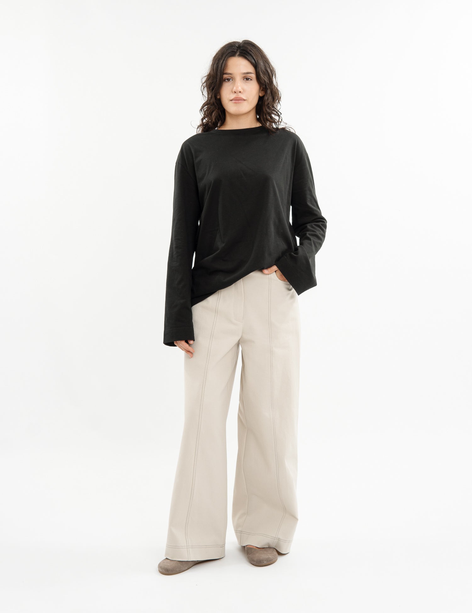 Cropped cupro tennis shirt with dropped shoulders