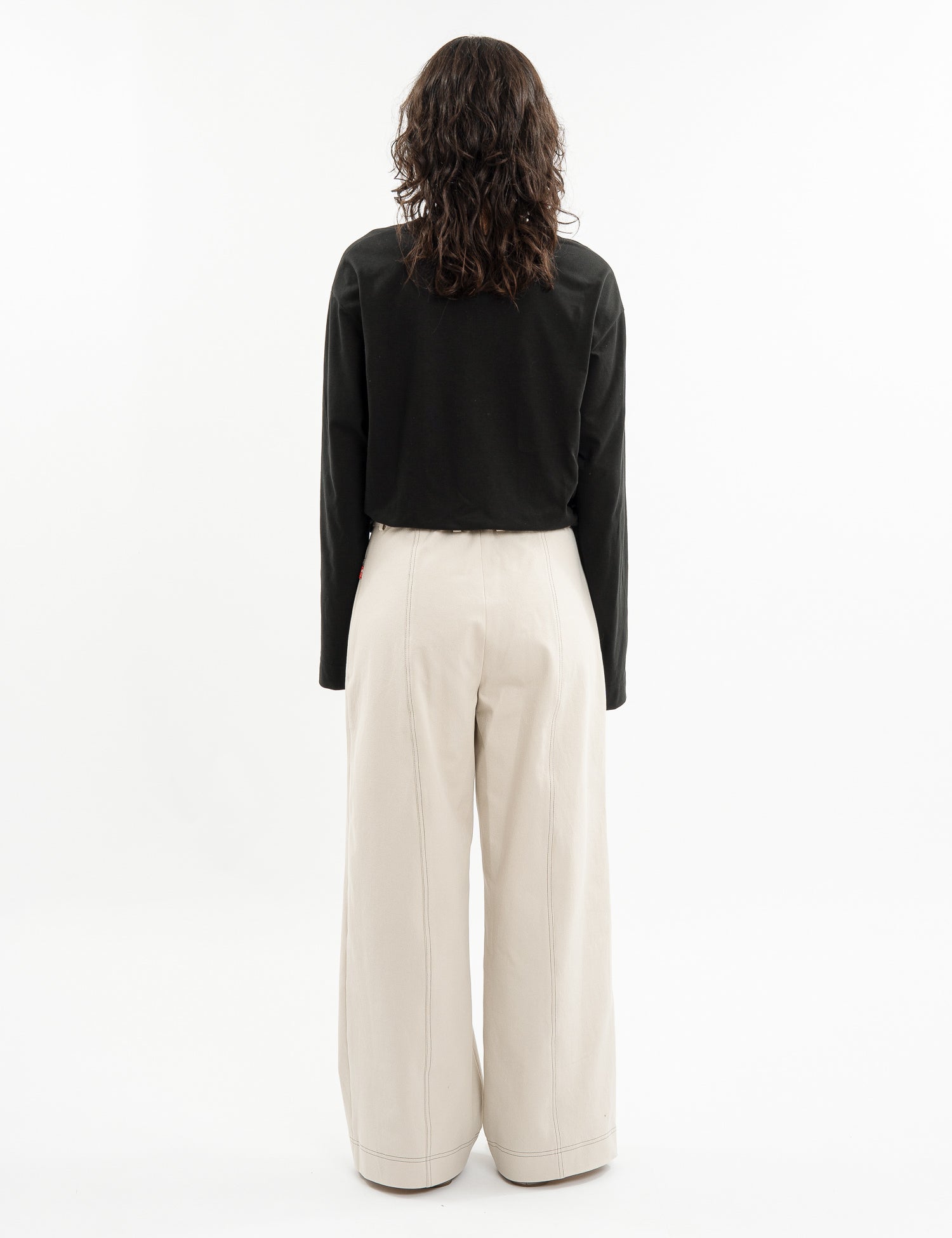 Cropped cupro tennis shirt with dropped shoulders