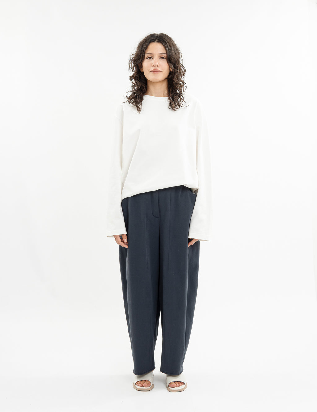 Black loose-fitting linen trousers