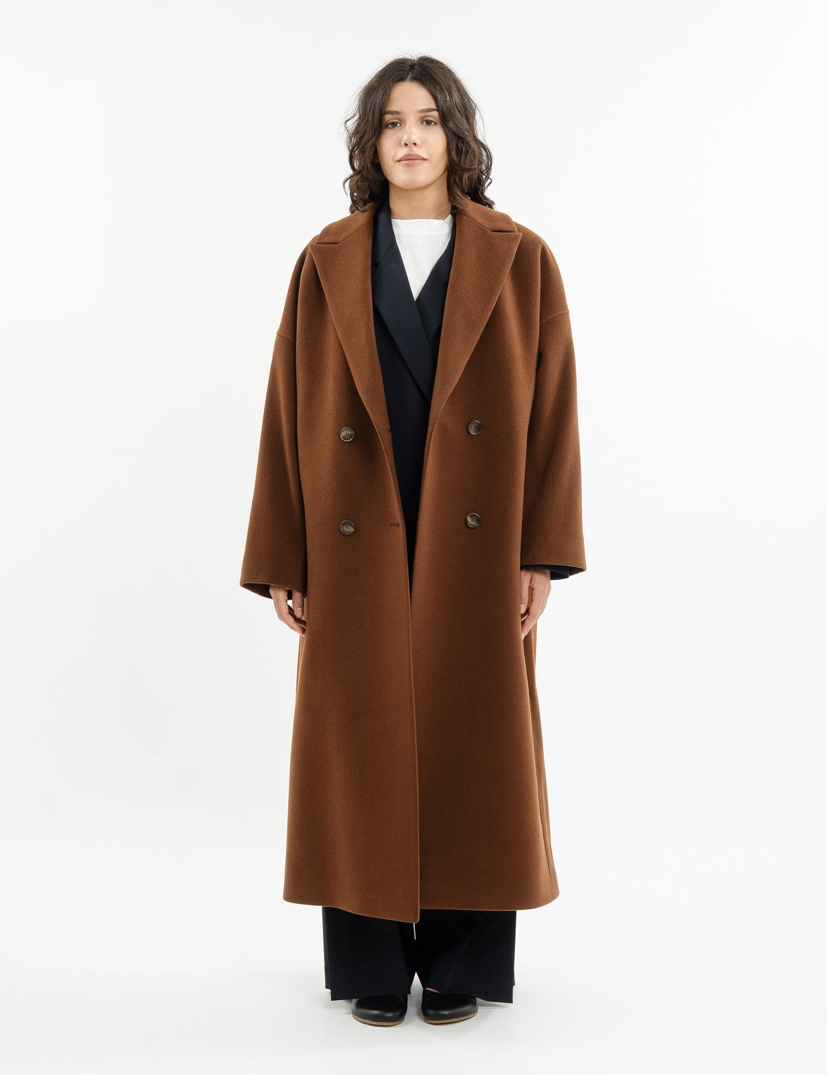 Dropped-shoulder coat in black