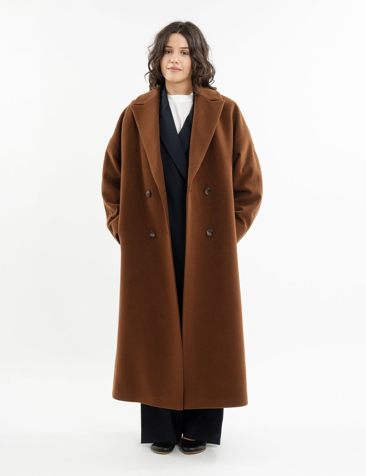 Dropped-shoulder coat in black