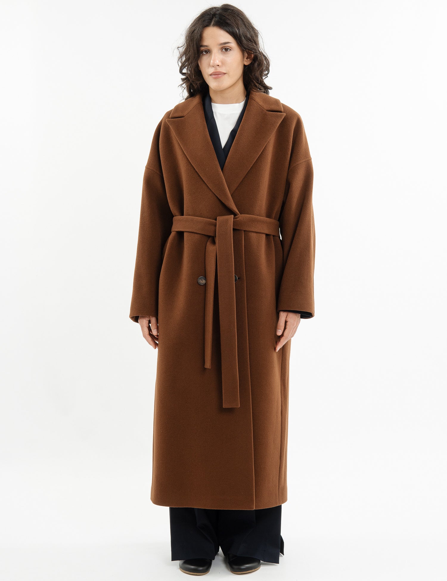Dropped-shoulder coat in black