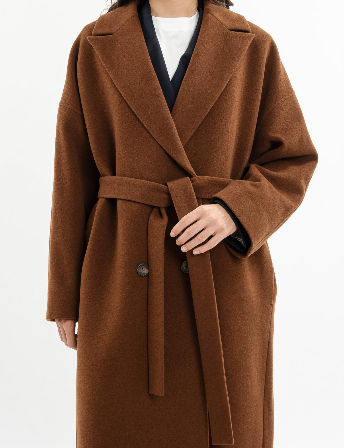 Dropped-shoulder coat in black