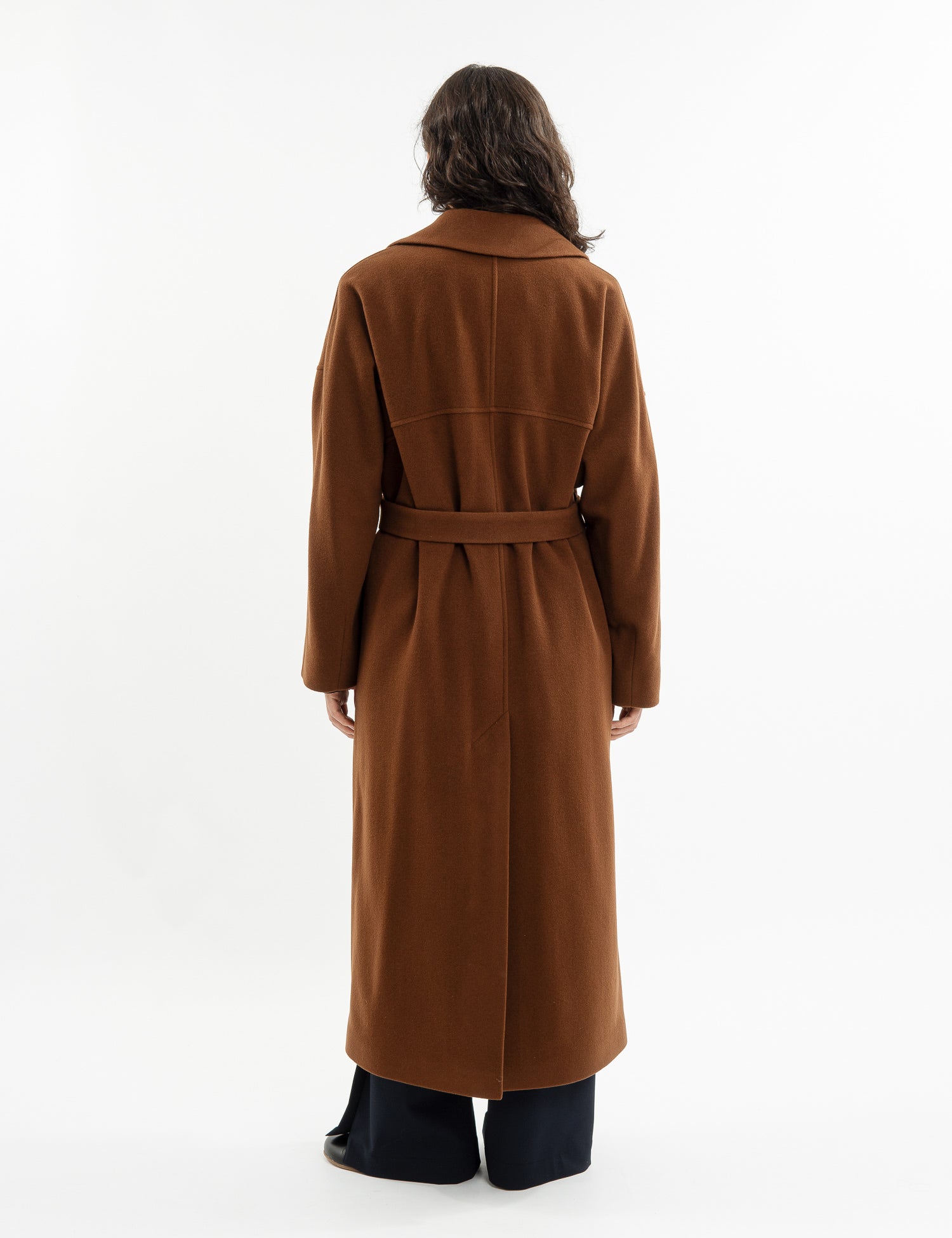 Dropped-shoulder coat in black