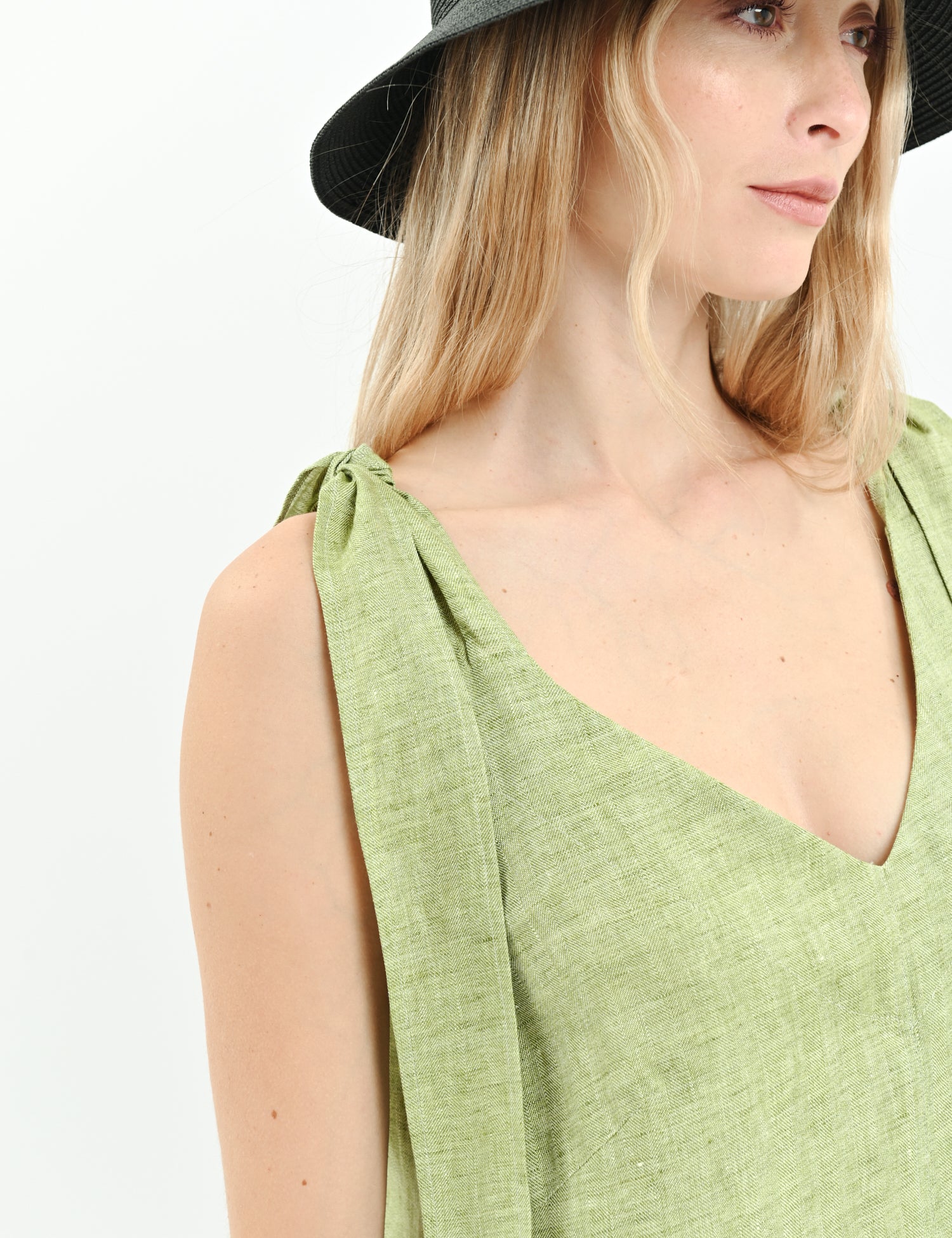Cropped cupro tennis shirt with dropped shoulders