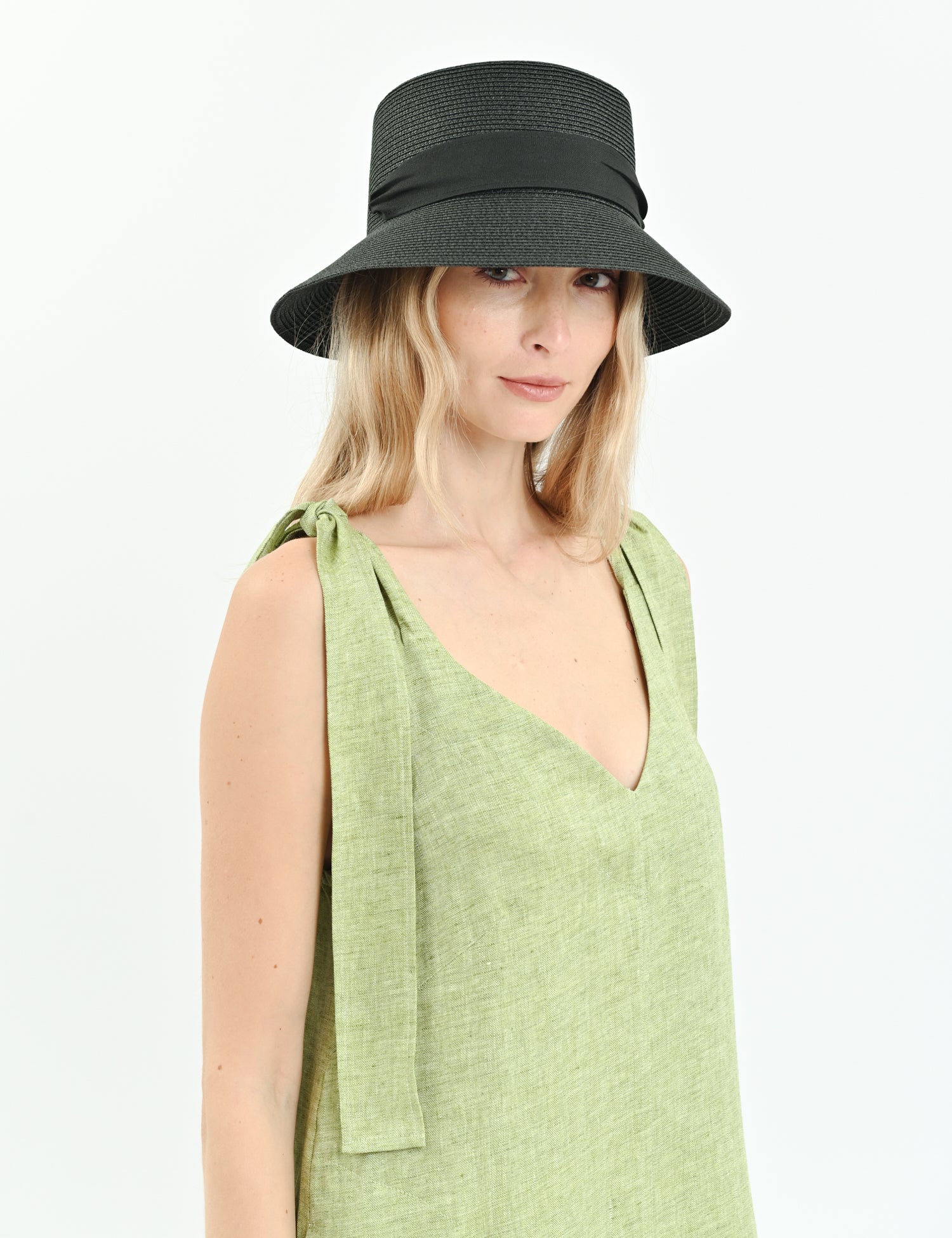 Cropped cupro tennis shirt with dropped shoulders
