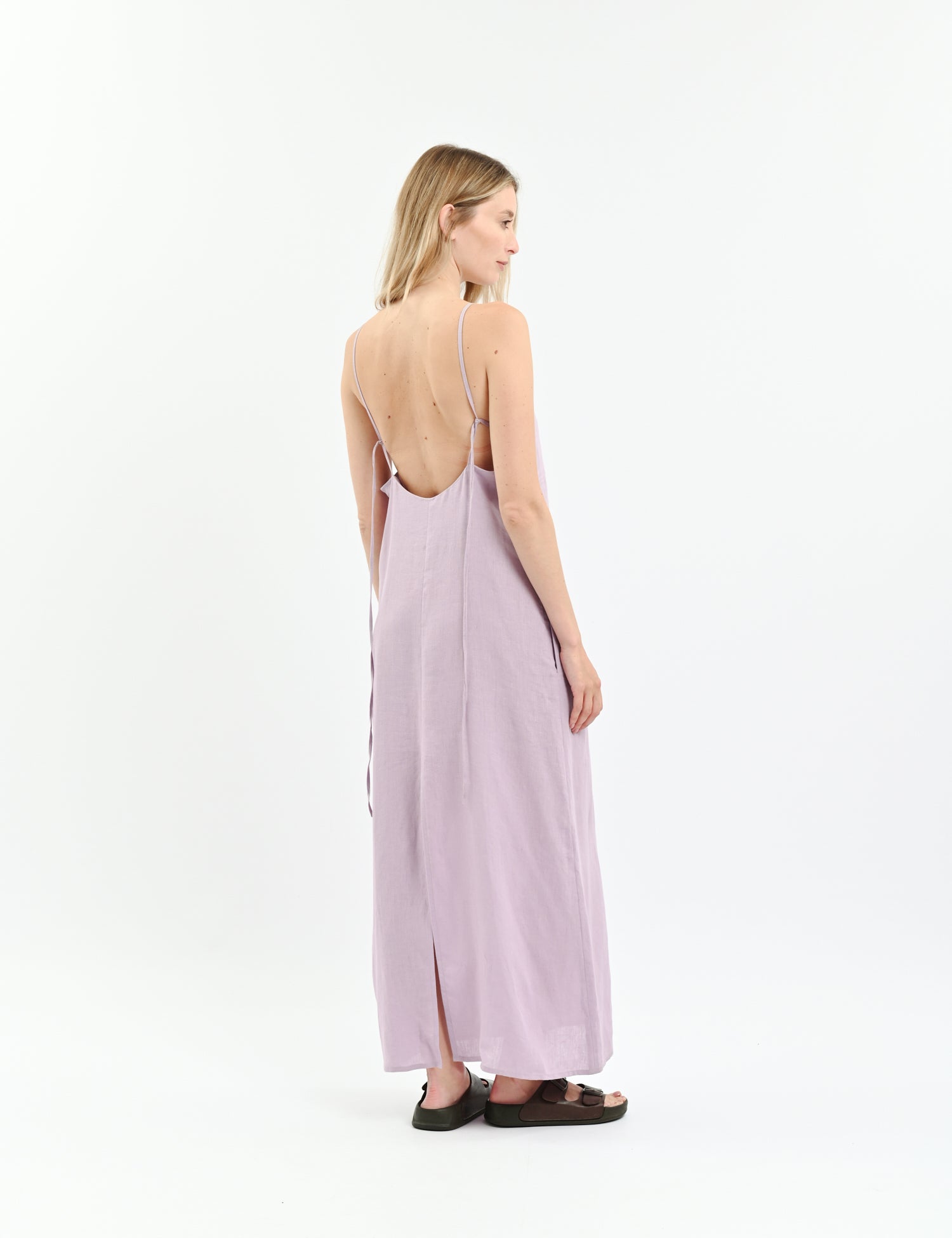 Cropped cupro tennis shirt with dropped shoulders
