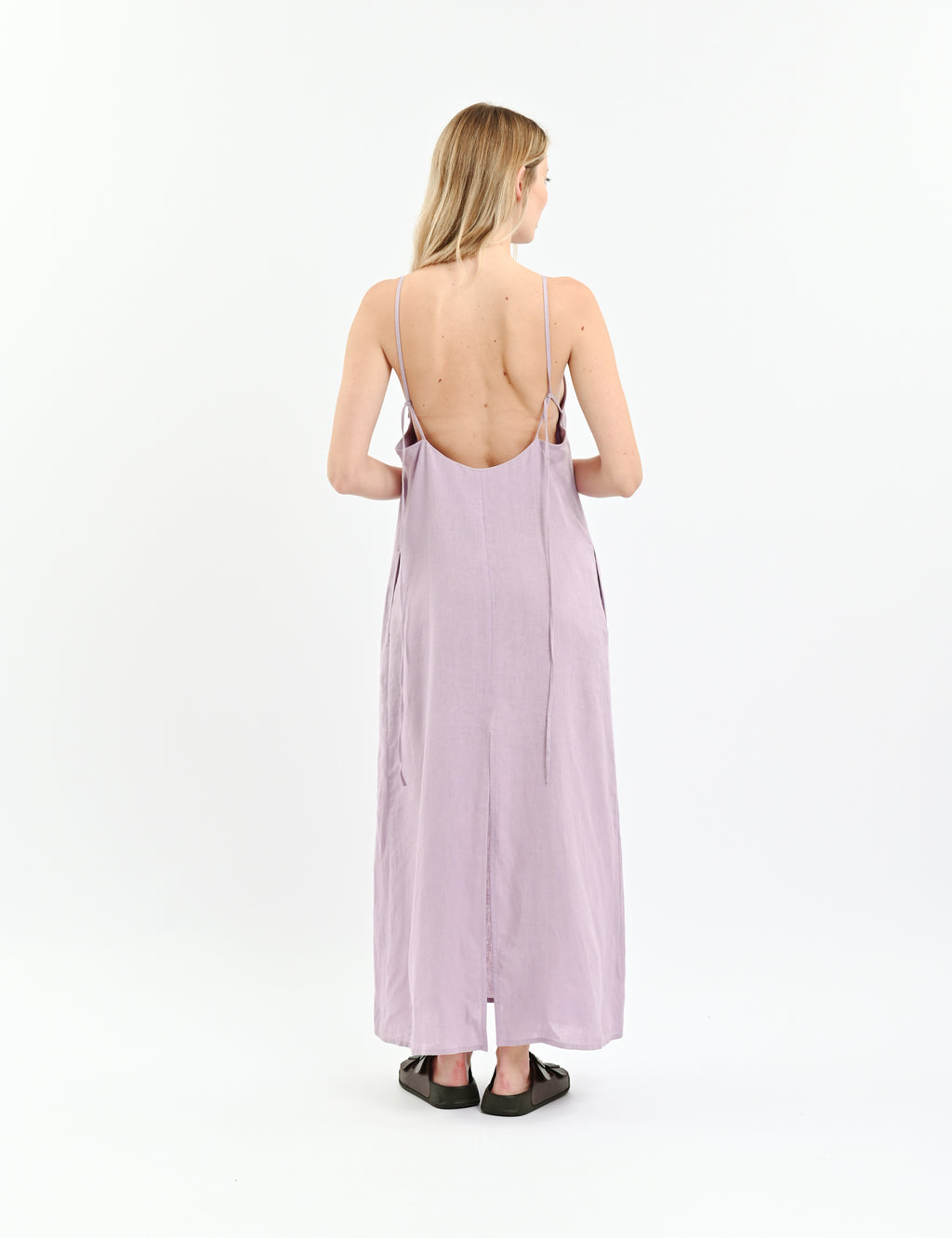 Cropped cupro tennis shirt with dropped shoulders