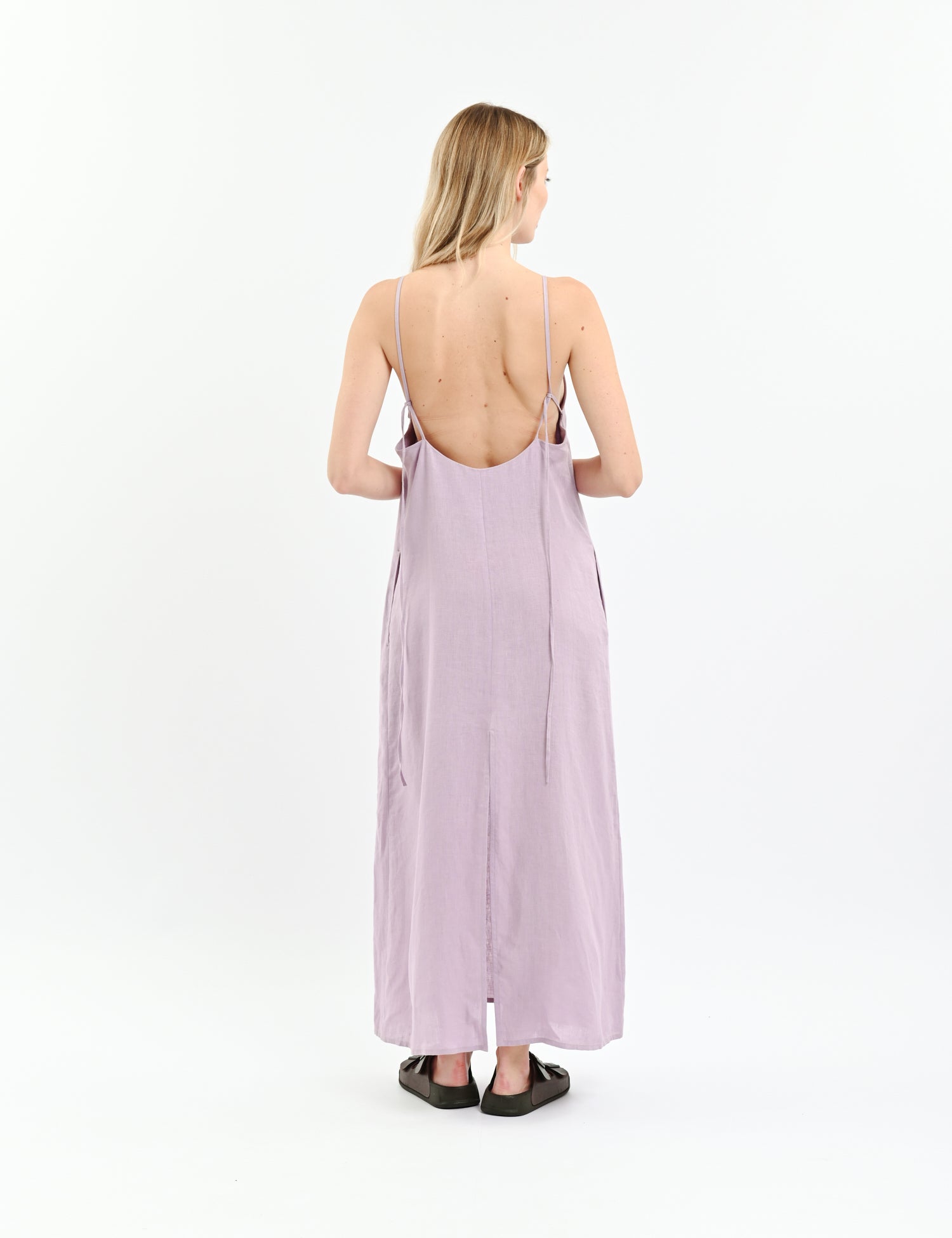 Cropped cupro tennis shirt with dropped shoulders