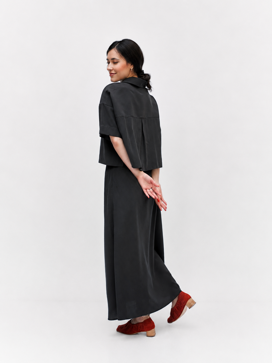 Acetate skirt in greige