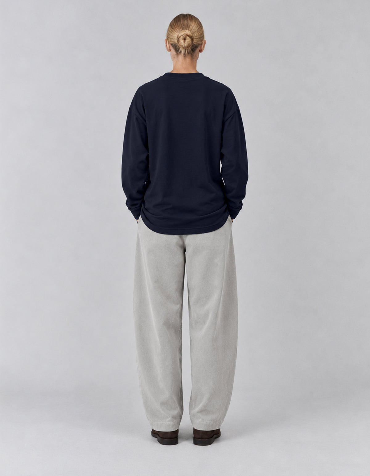 Cropped cupro tennis shirt with dropped shoulders
