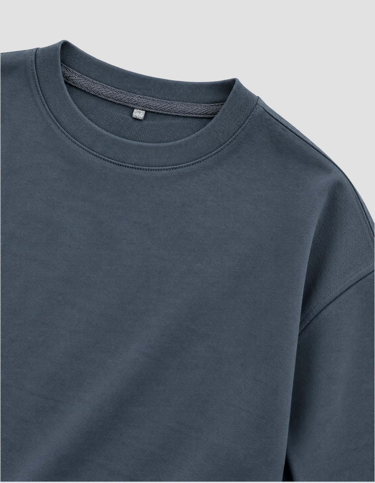 Cropped cupro tennis shirt with dropped shoulders